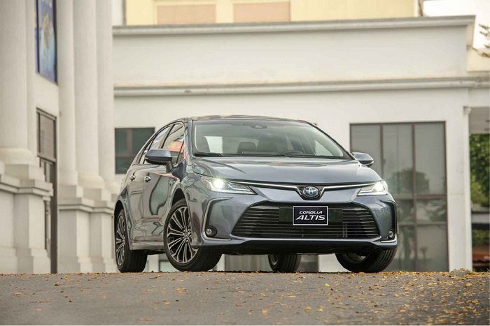 Toyota Việt Nam chính thức giới thiệu Toyota Corolla Altis hoàn toàn mới